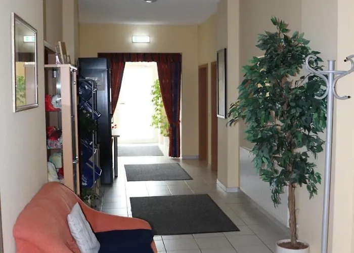 Saar Nocleg ze śniadaniem 3*